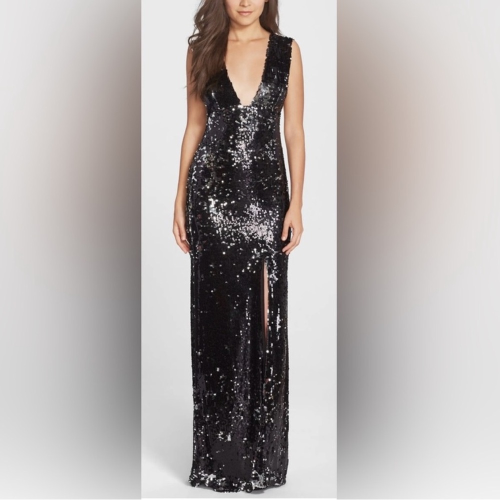 Rachel Zoe Venus Sequin Black Silver Sleeveless VNeck Maxi Evening Gown -Reemoly